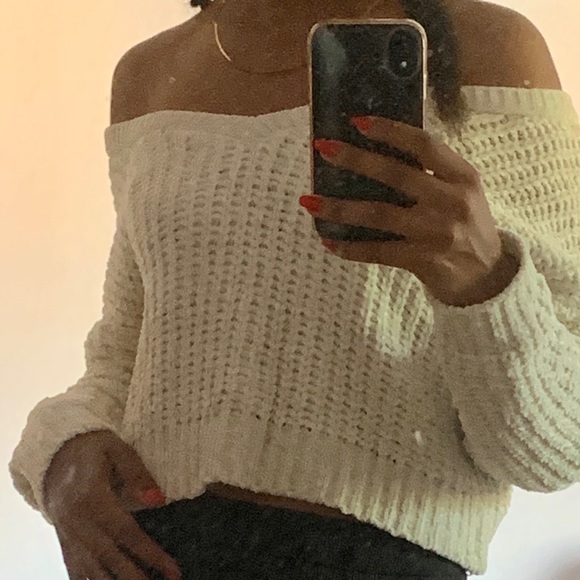 Off the shoulder crochet long sleeve top - Picture 2 of 2